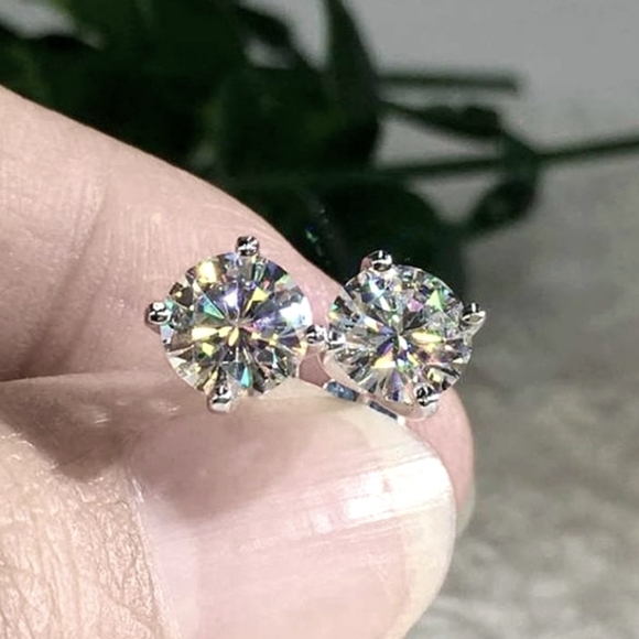 7 CARAT MOISSANITE STUDS - Picture 4 of 13
